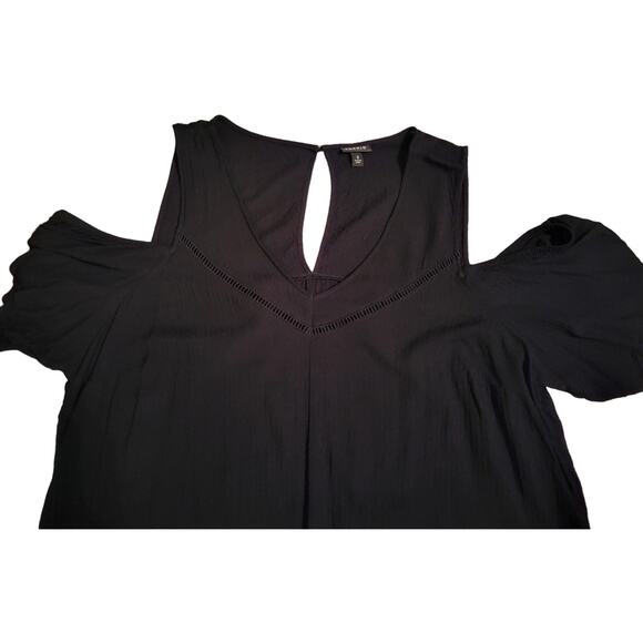 Torrid Black Peek a boo Cold Shoulder V-Neck Short Sleeve Flowing Blouse Top 3XL - Picture 8 of 8